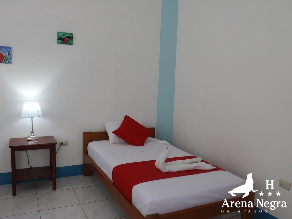 Hostal Arena Negra Puerto Ayora  Exterior foto