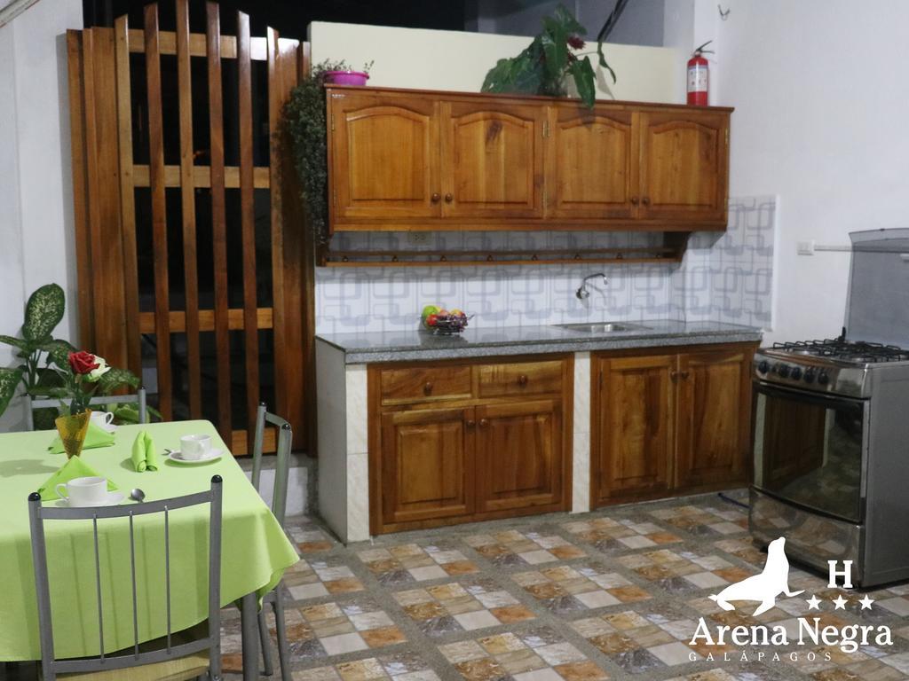 Hostal Arena Negra Puerto Ayora  Exterior foto